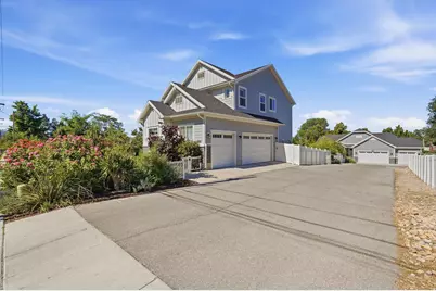 362 S 400 E, Centerville, UT 84014 - Photo 4
