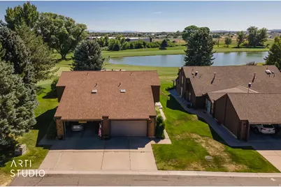 303 Willow Way, Pleasant View, UT 84414 - Photo 2