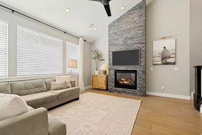 2043 S 160 E, Orem, UT 84058 - Photo 4