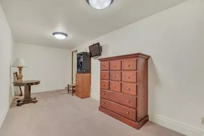8283 S Bavarian Ct E, Cottonwood Heights, UT 84093 - Photo 44