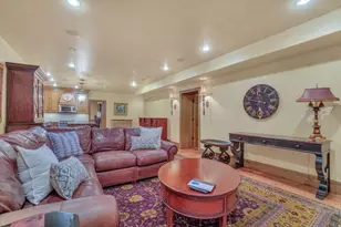 8283 S Bavarian Ct E, Cottonwood Heights, UT 84093 - Photo 38