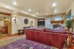 8283 S Bavarian Ct E, Cottonwood Heights, UT 84093 - Photo 36
