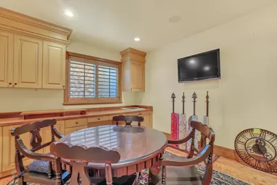8283 S Bavarian Ct E, Cottonwood Heights, UT 84093 - Photo 46