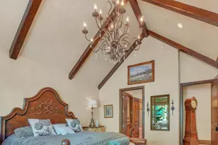 8283 S Bavarian Ct E, Cottonwood Heights, UT 84093 - Photo 16