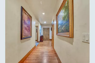 8283 S Bavarian Ct E, Cottonwood Heights, UT 84093 - Photo 6