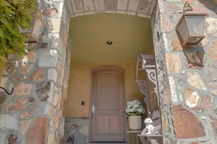 8283 S Bavarian Ct E, Cottonwood Heights, UT 84093 - Photo 54