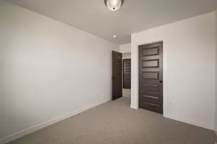 1062 W Linden Ln, Woods Cross, UT 84087 - Photo 14