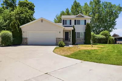 239 N 300 W, Smithfield, UT 84335 - Photo 2