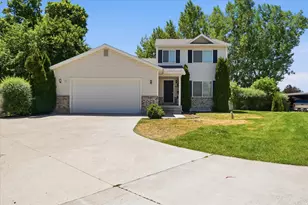 239 N 300 W, Smithfield, UT 84335 - Photo 2