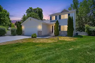 239 N 300 W, Smithfield, UT 84335 - Photo 2