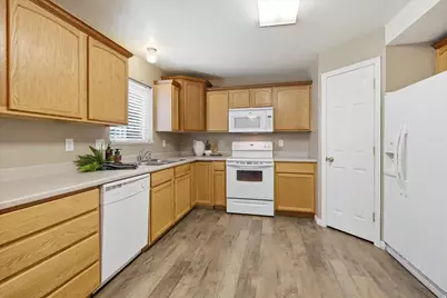 239 N 300 W, Smithfield, UT 84335 - Photo 6
