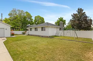 4071 S 2700 E, Holladay, UT 84124 - Photo 34