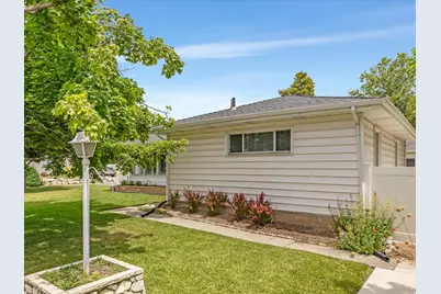 4071 S 2700 E, Holladay, UT 84124 - Photo 2
