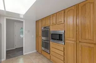 4071 S 2700 E, Holladay, UT 84124 - Photo 8