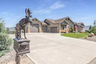 6226 E Hawks Ln, Huntsville, UT 84317 - Photo 2