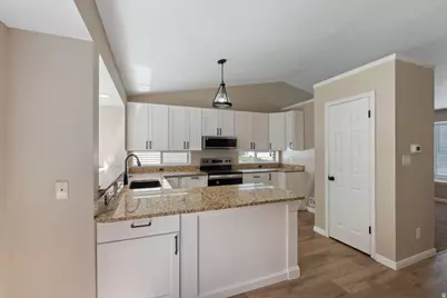 1762 S 350 E, Kaysville, UT 84037 - Photo 2