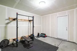 8292 S Bellingham Dr, Sandy, UT 84070 - Photo 4