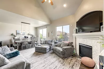 283 E Nechatel Dr S, Draper, UT 84020 - Photo 2