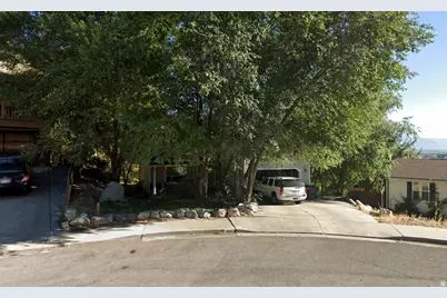 2086 Park St, Provo, UT 84606 - Photo 2