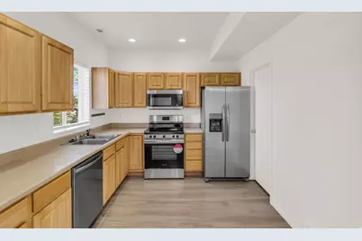 5086 W Wind Rock Ln S, Herriman, UT 84096 - Photo 6