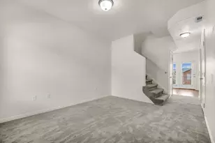 5086 W Wind Rock Ln S, Herriman, UT 84096 - Photo 2