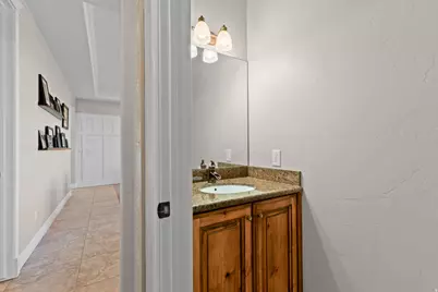 576 S 1800 E, Fruit Heights, UT 84037 - Photo 14