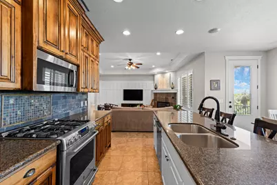 576 S 1800 E, Fruit Heights, UT 84037 - Photo 10
