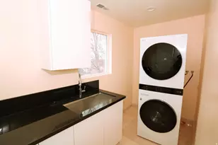 8068 S Twelve Dr, Sandy, UT 84094 - Photo 14