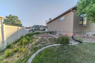 135 Constitution Dr, Roosevelt, UT 84066 - Photo 12