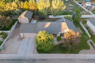 135 Constitution Dr, Roosevelt, UT 84066 - Photo 2