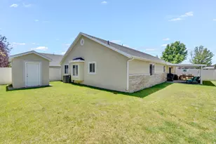 2494 N Dorchester Ave, Harrisville, UT 84414 - Photo 26