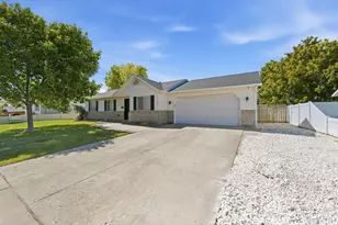 1903 W 140 S, Vineyard, UT 84059 - Photo 2