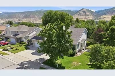 467 S 675 W, Centerville, UT 84014 - Photo 2
