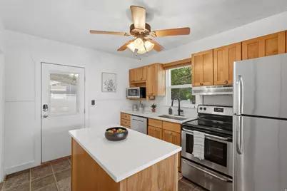 1731 S Wright Ct E, Salt Lake City, UT 84105 - Photo 10