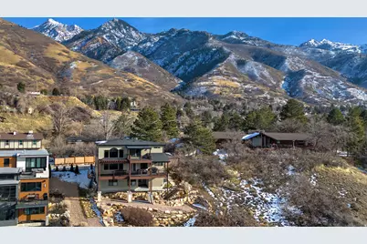 8564 S Little Willow Cir, Cottonwood Heights, UT 84121 - Photo 4