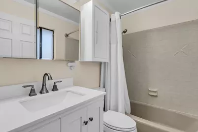 2339 N Joni Dr E, Layton, UT 84040 - Photo 14