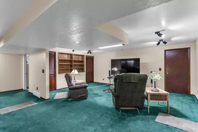 2339 N Joni Dr E, Layton, UT 84040 - Photo 18