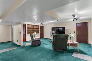 2339 N Joni Dr E, Layton, UT 84040 - Photo 18