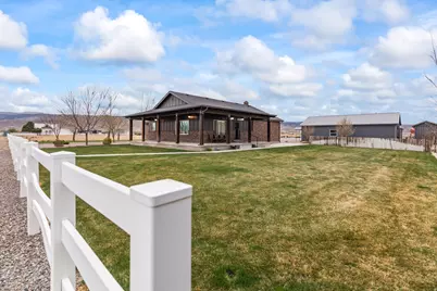 1165 E Austin Dr, Elsinore, UT 84724 - Photo 14