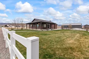 1165 E Austin Dr, Elsinore, UT 84724 - Photo 14