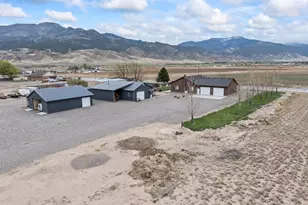 1165 E Austin Dr, Elsinore, UT 84724 - Photo 8