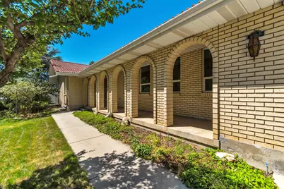 1602 Nicklaus Cir, Sandy, UT 84092 - Photo 4