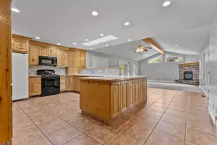 897 E Elm St, Layton, UT 84041 - Photo 6