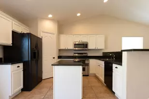 763 N Canterburry Ct E, Saratoga Springs, UT 84045 - Photo 2