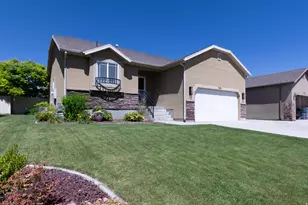 763 N Canterburry Ct E, Saratoga Springs, UT 84045 - Photo 1