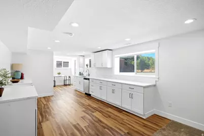 555 E Pages Ln, Centerville, UT 84014 - Photo 44