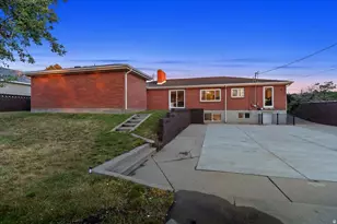 555 E Pages Ln, Centerville, UT 84014 - Photo 4
