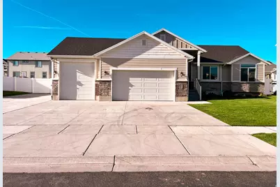 2467 W 3375 S, West Haven, UT 84401 - Photo 2