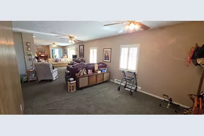 1398 N Oakridge Dr, Centerville, UT 84014 - Photo 16