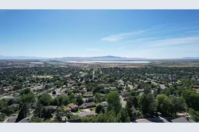 1398 N Oakridge Dr, Centerville, UT 84014 - Photo 54